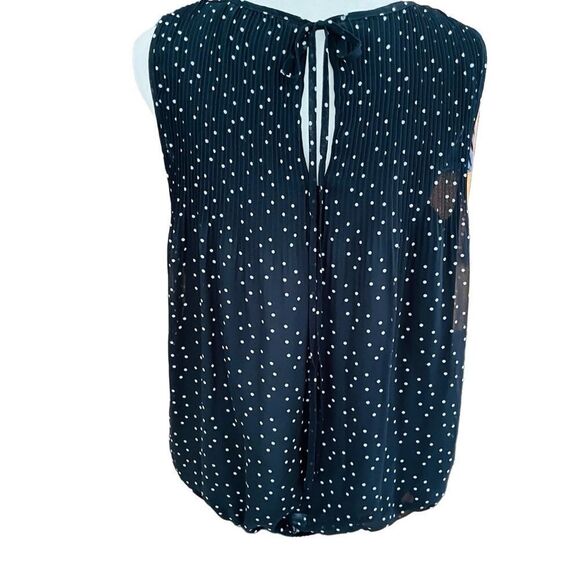 Max Studio black/white polka dot sleeveless top with tiny pleats front/back sz M - Picture 3 of 7